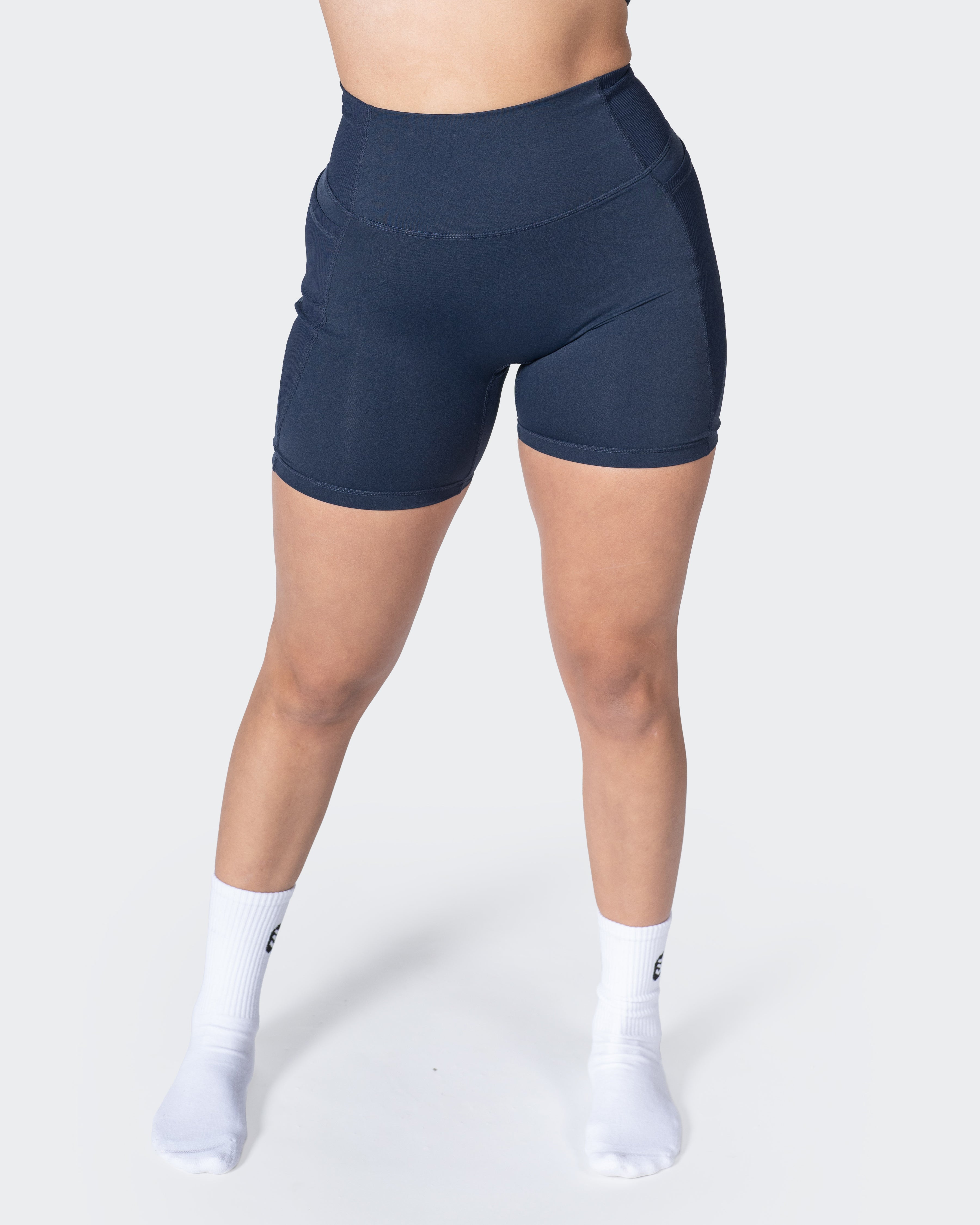 Sleek 6" Biker Shorts